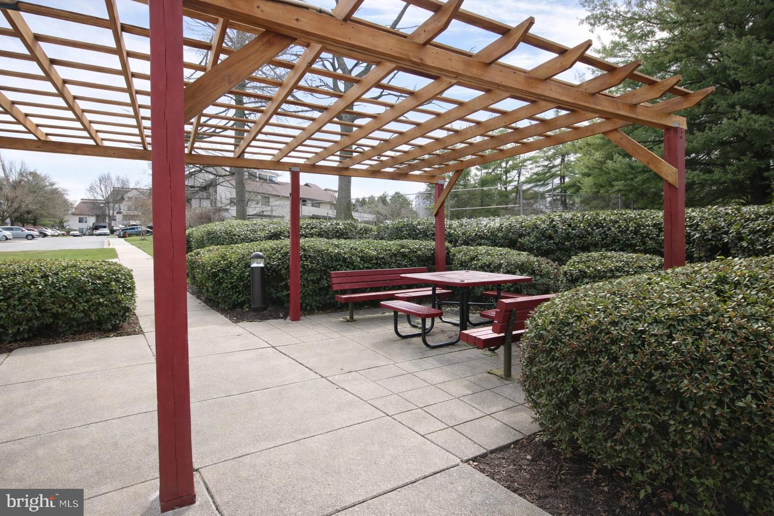 CHRISTOPHER COURT - Residential