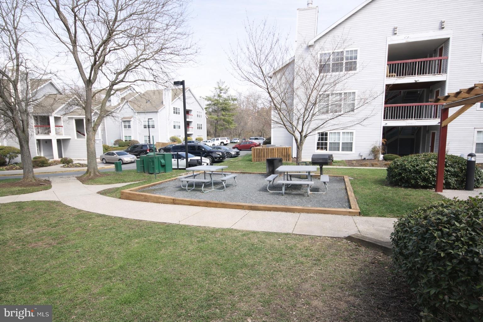 CHRISTOPHER COURT - Residential