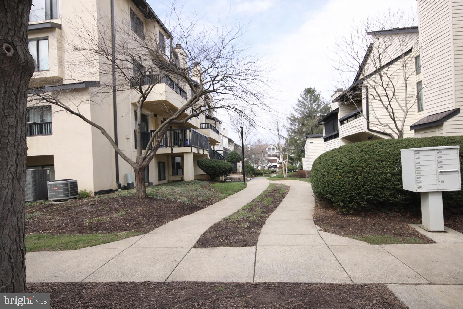 CHRISTOPHER COURT - Residential