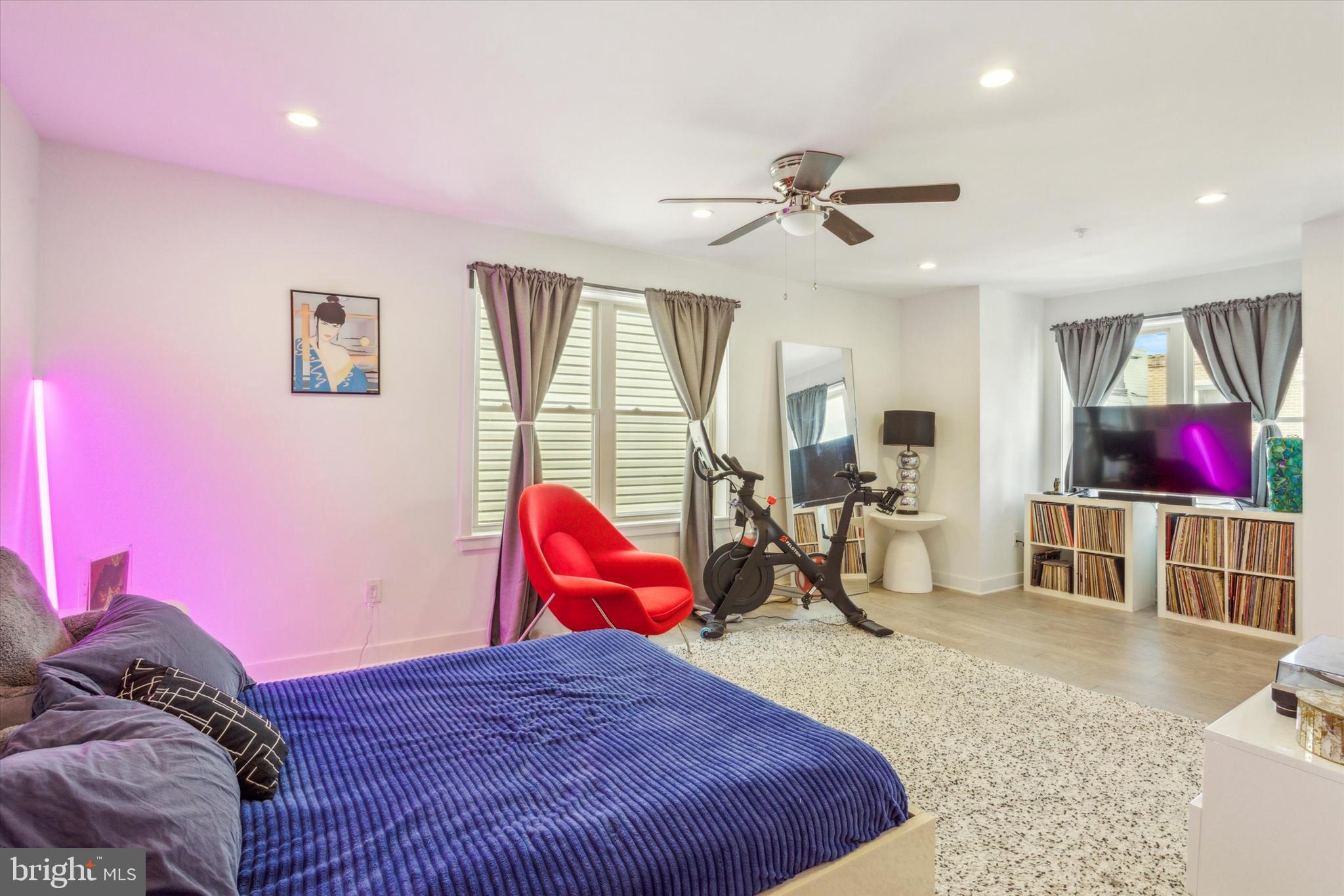 POINT BREEZE - Residential