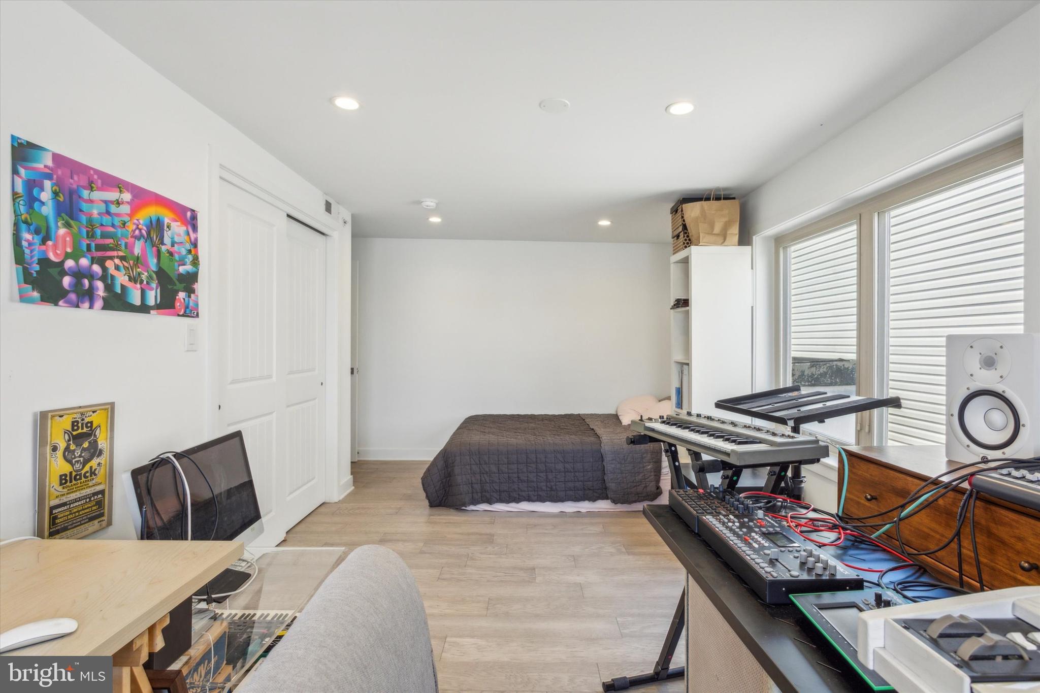 POINT BREEZE - Residential