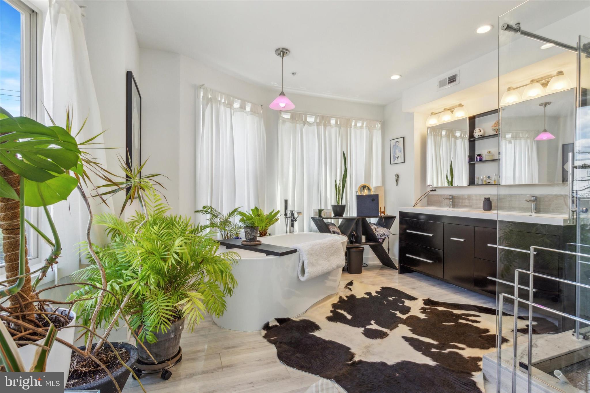 POINT BREEZE - Residential