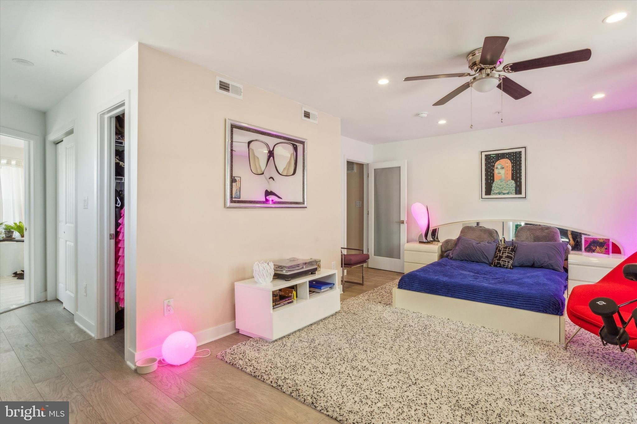 POINT BREEZE - Residential