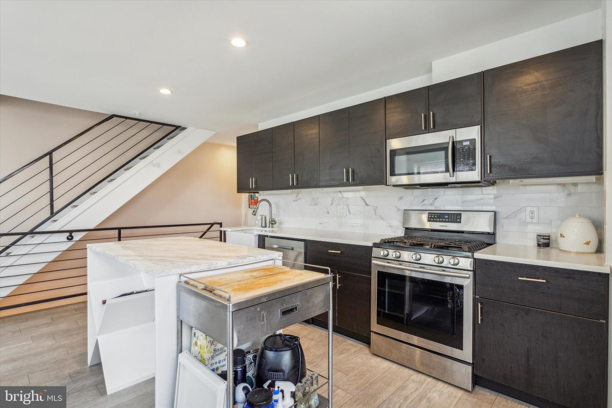 POINT BREEZE - Residential