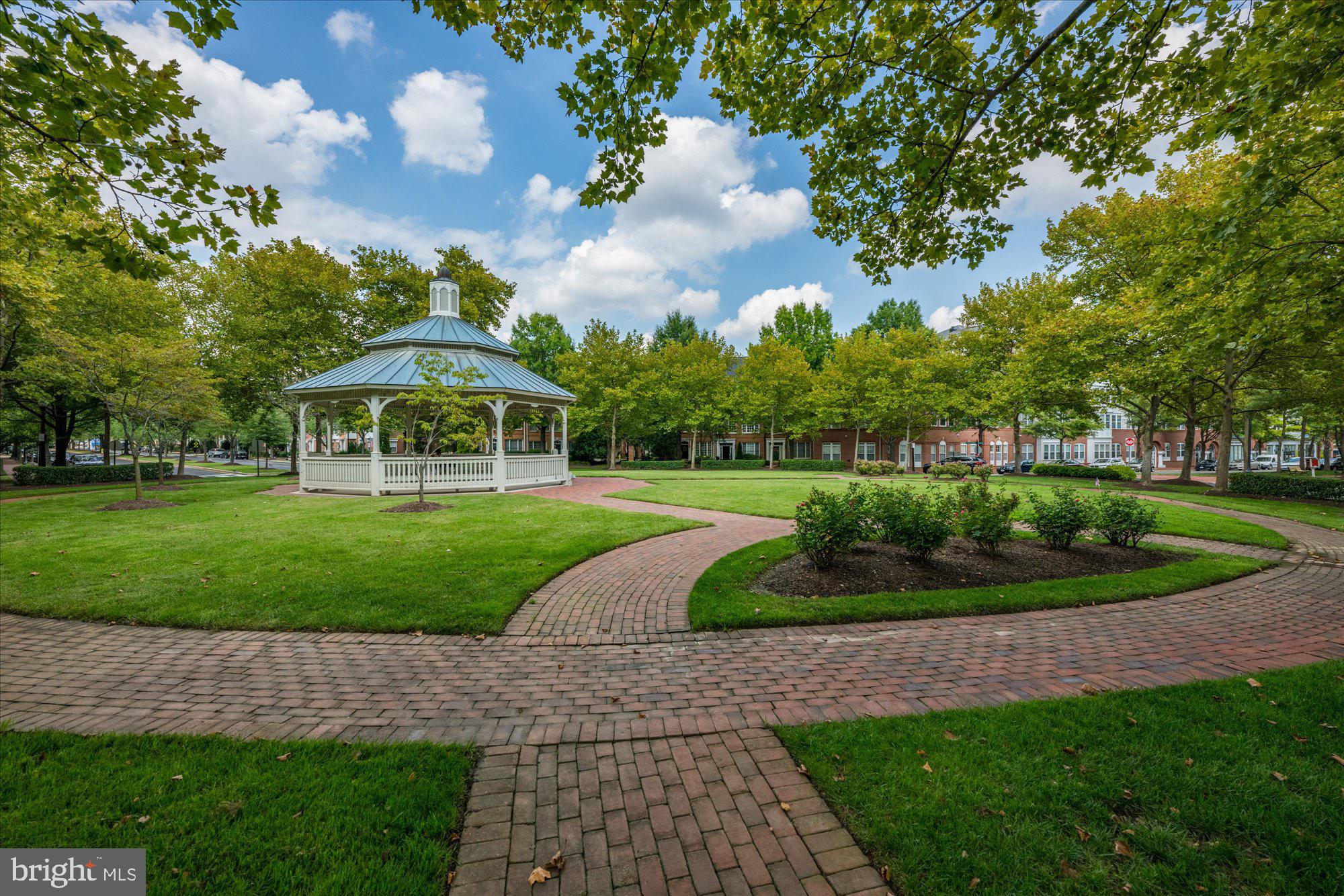 CAMERON STATION - Residential