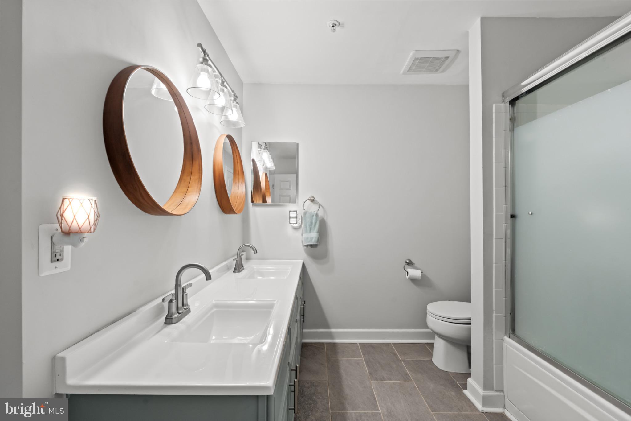 CAMERON STATION - Residential