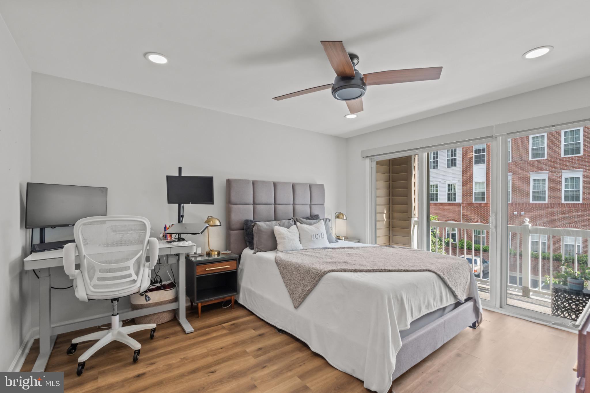 CAMERON STATION - Residential