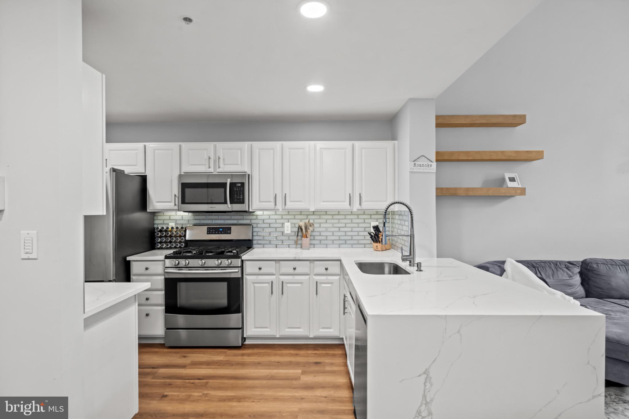 CAMERON STATION - Residential