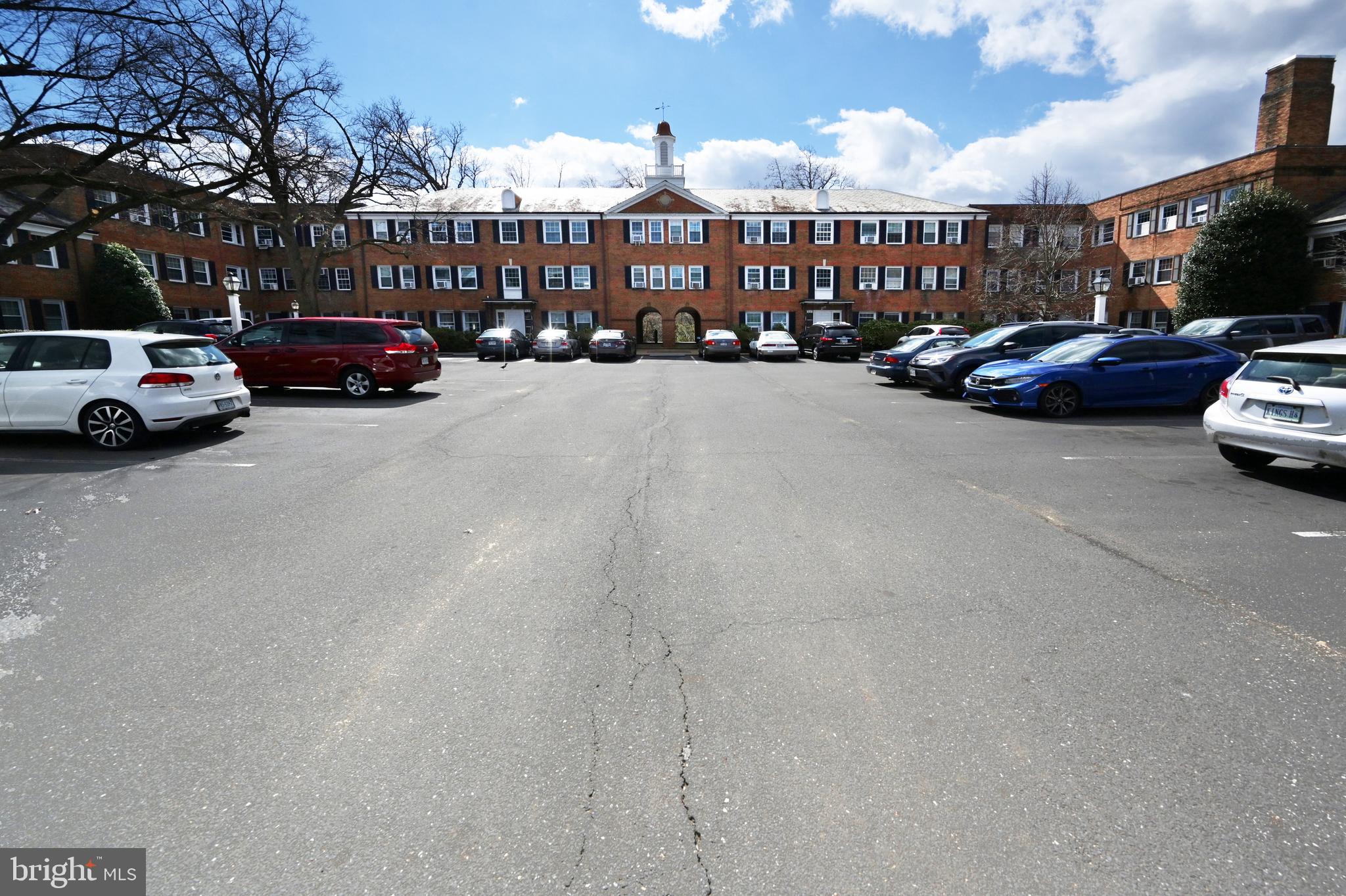 FREDERICK COURTS - Residential