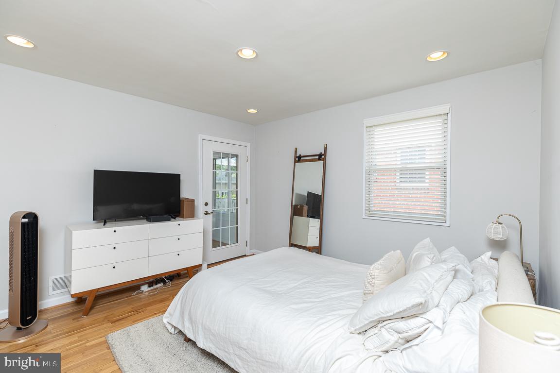 FRANKLIN KNOLLS - Residential Lease