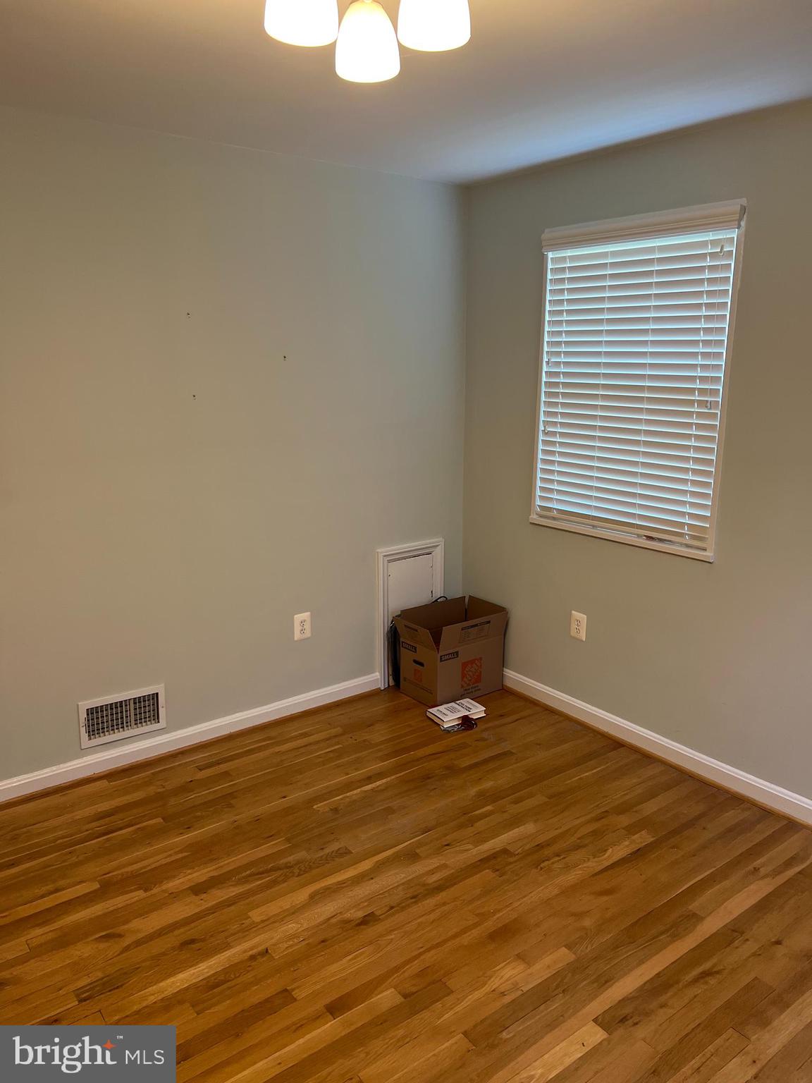 FRANKLIN KNOLLS - Residential Lease