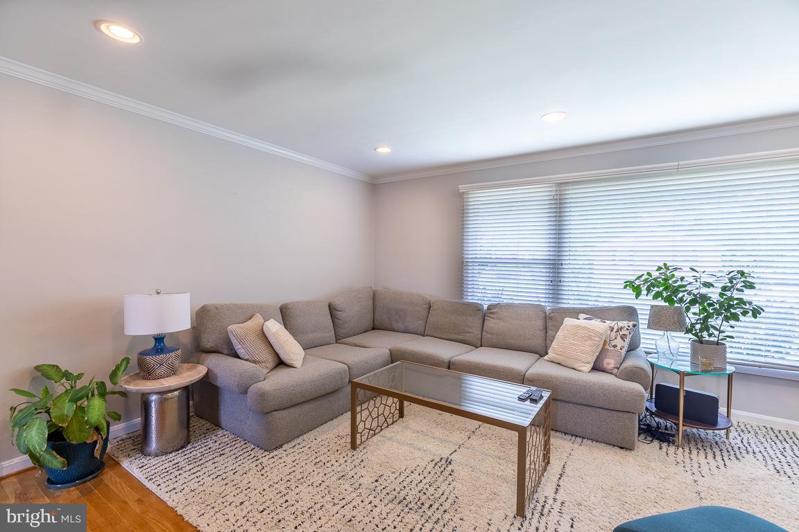 FRANKLIN KNOLLS - Residential Lease