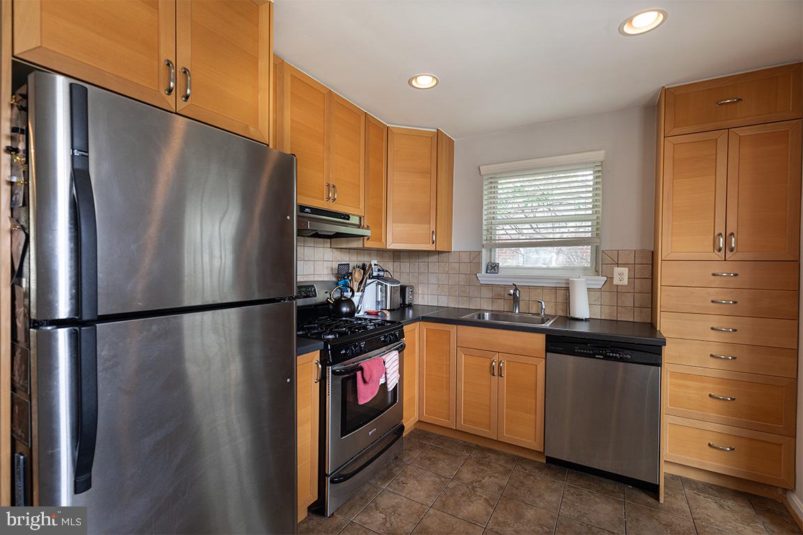 FRANKLIN KNOLLS - Residential Lease