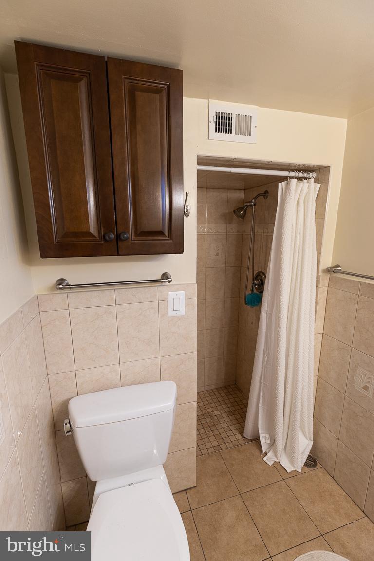 FRANKLIN KNOLLS - Residential Lease