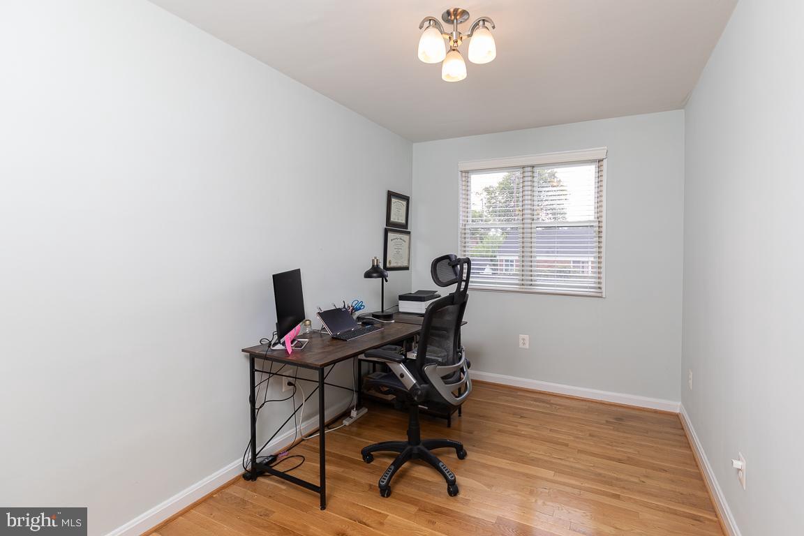 FRANKLIN KNOLLS - Residential Lease