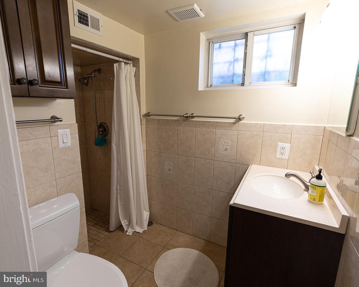 FRANKLIN KNOLLS - Residential Lease