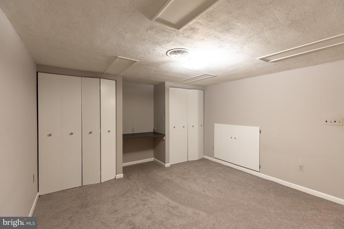 FRANKLIN KNOLLS - Residential Lease