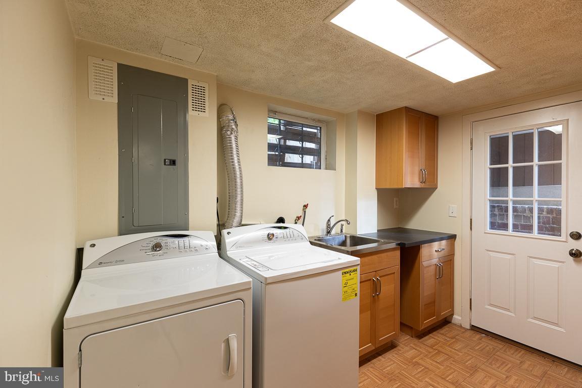 FRANKLIN KNOLLS - Residential Lease