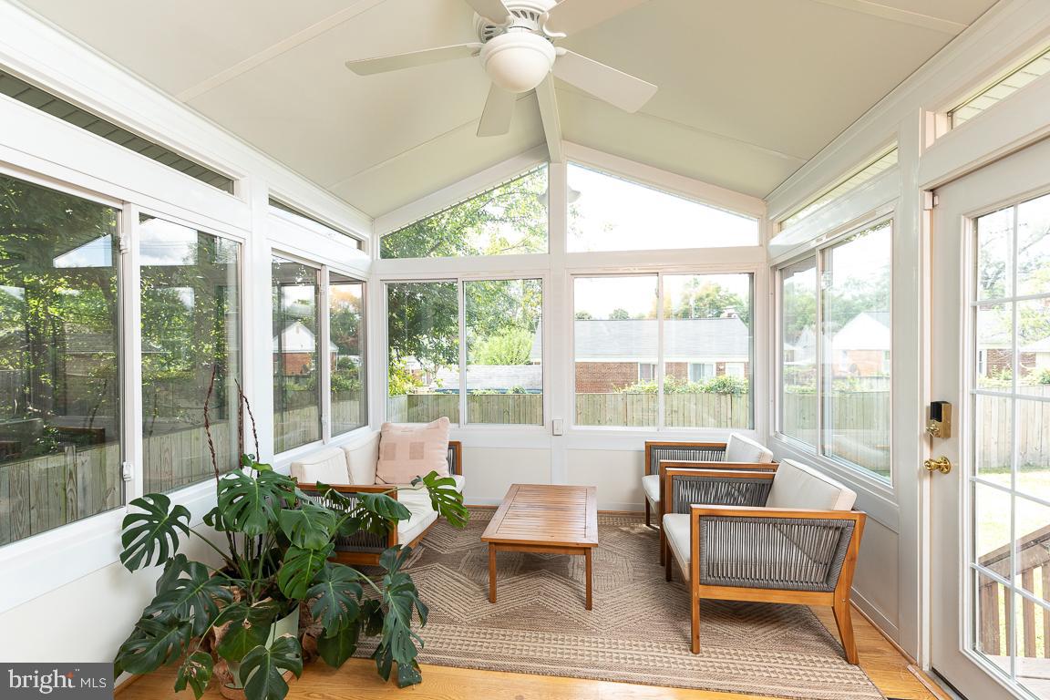 FRANKLIN KNOLLS - Residential Lease