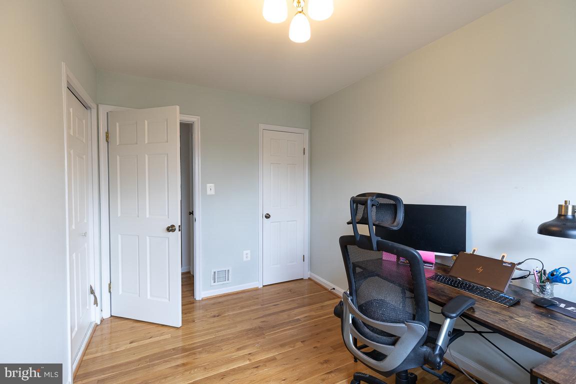 FRANKLIN KNOLLS - Residential Lease