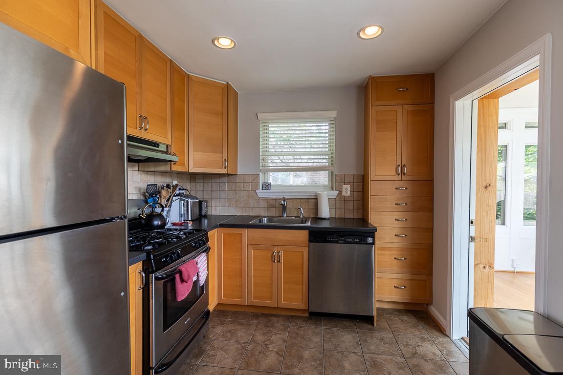 FRANKLIN KNOLLS - Residential Lease