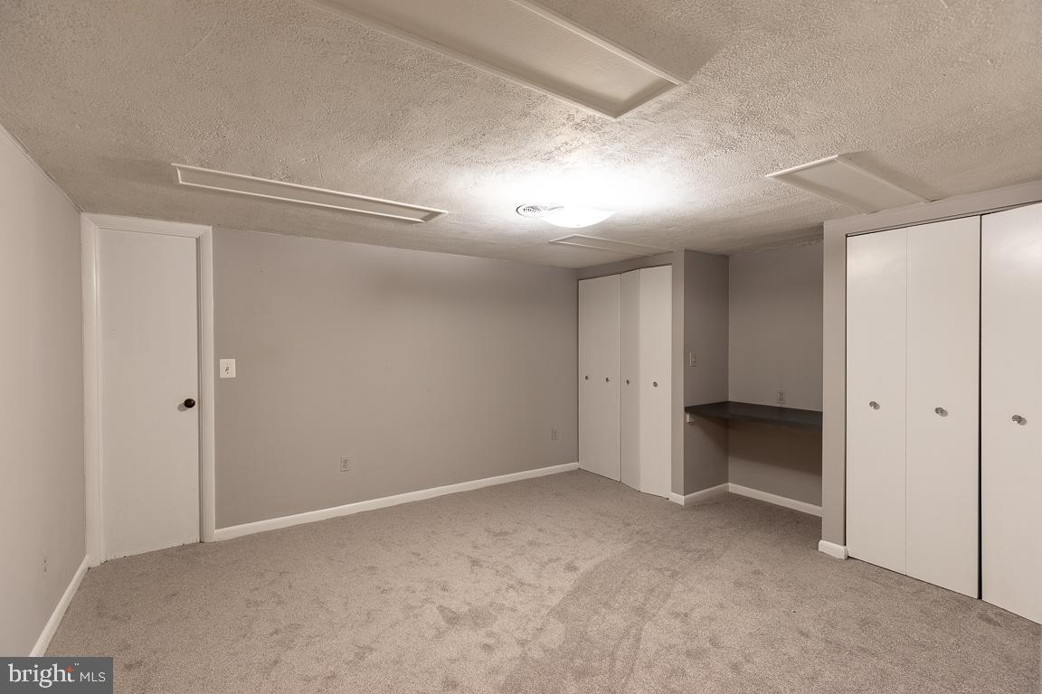 FRANKLIN KNOLLS - Residential Lease