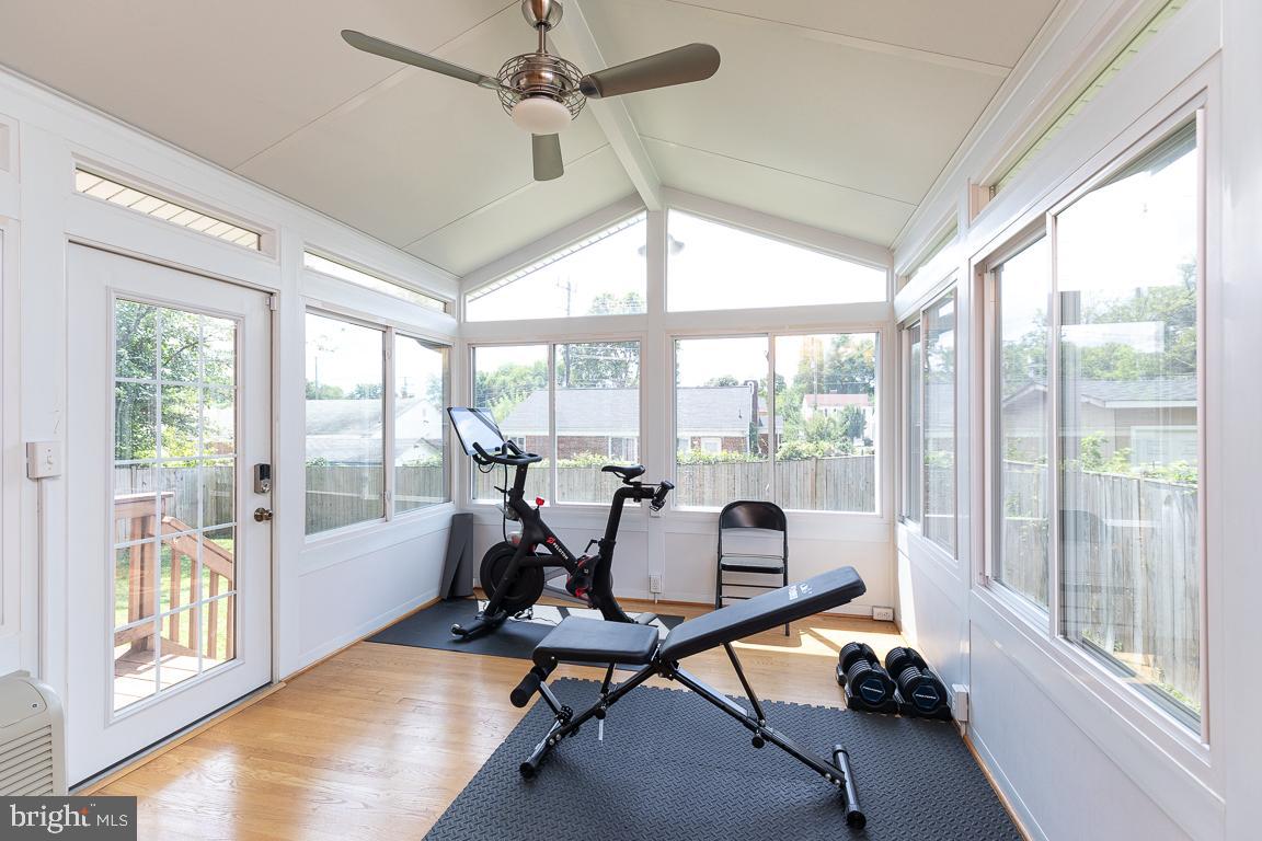 FRANKLIN KNOLLS - Residential Lease