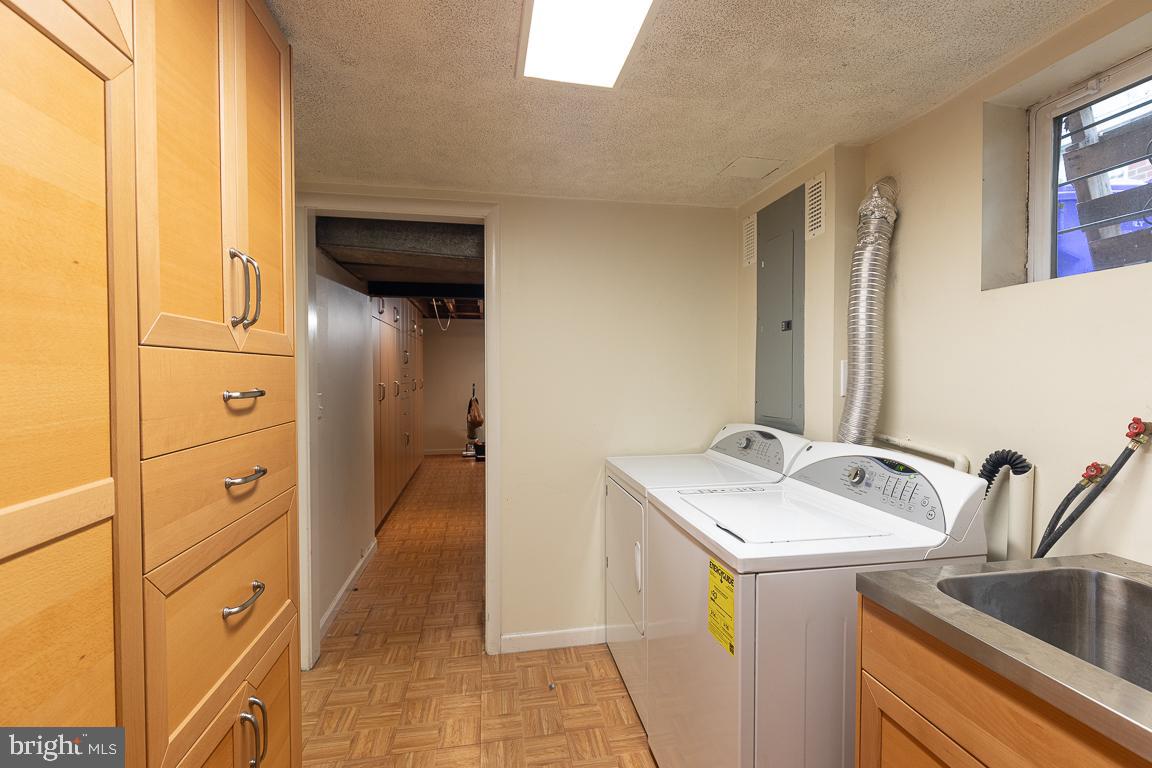 FRANKLIN KNOLLS - Residential Lease