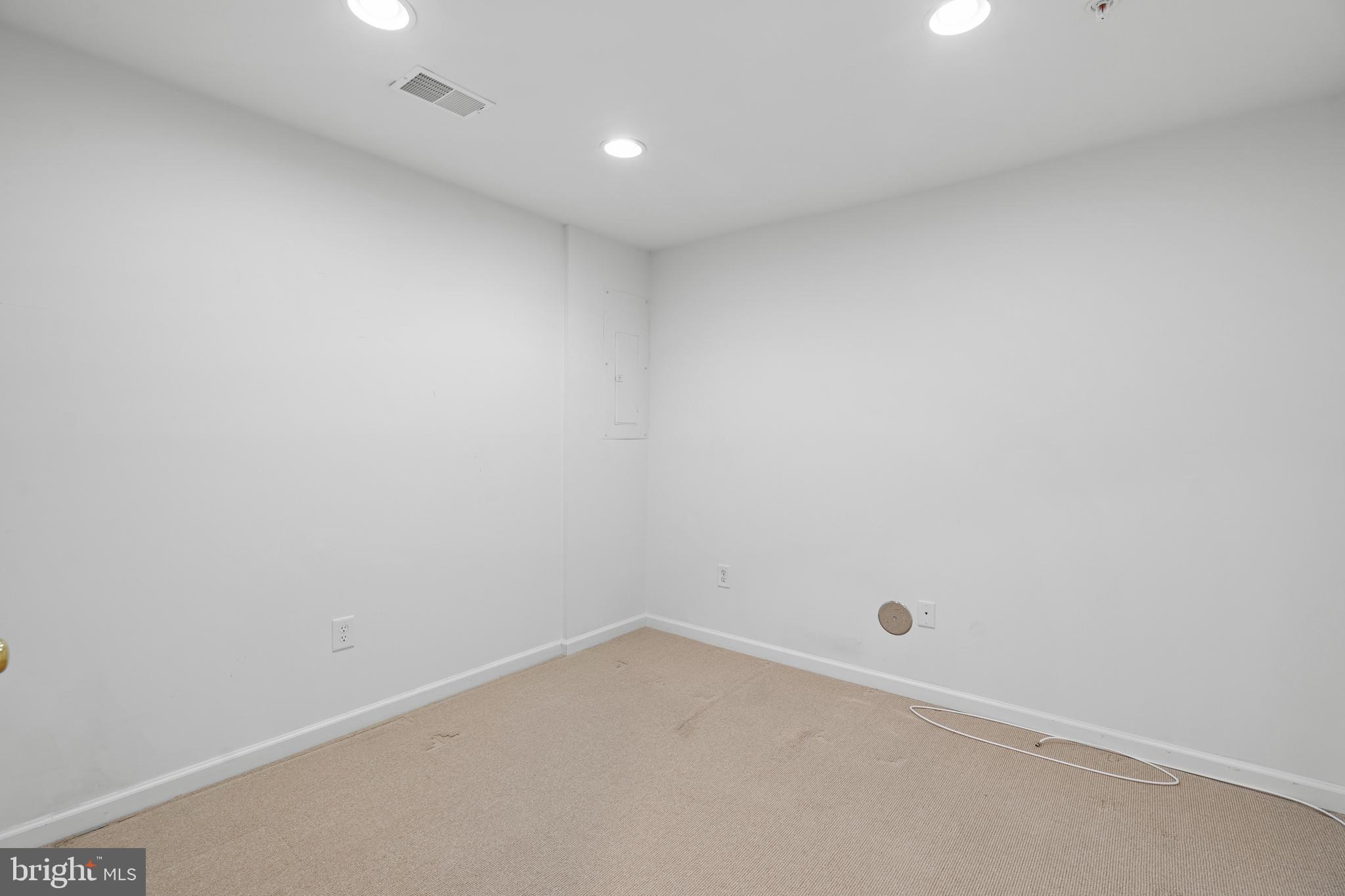 WOODS OF BAYVIEW - Residential