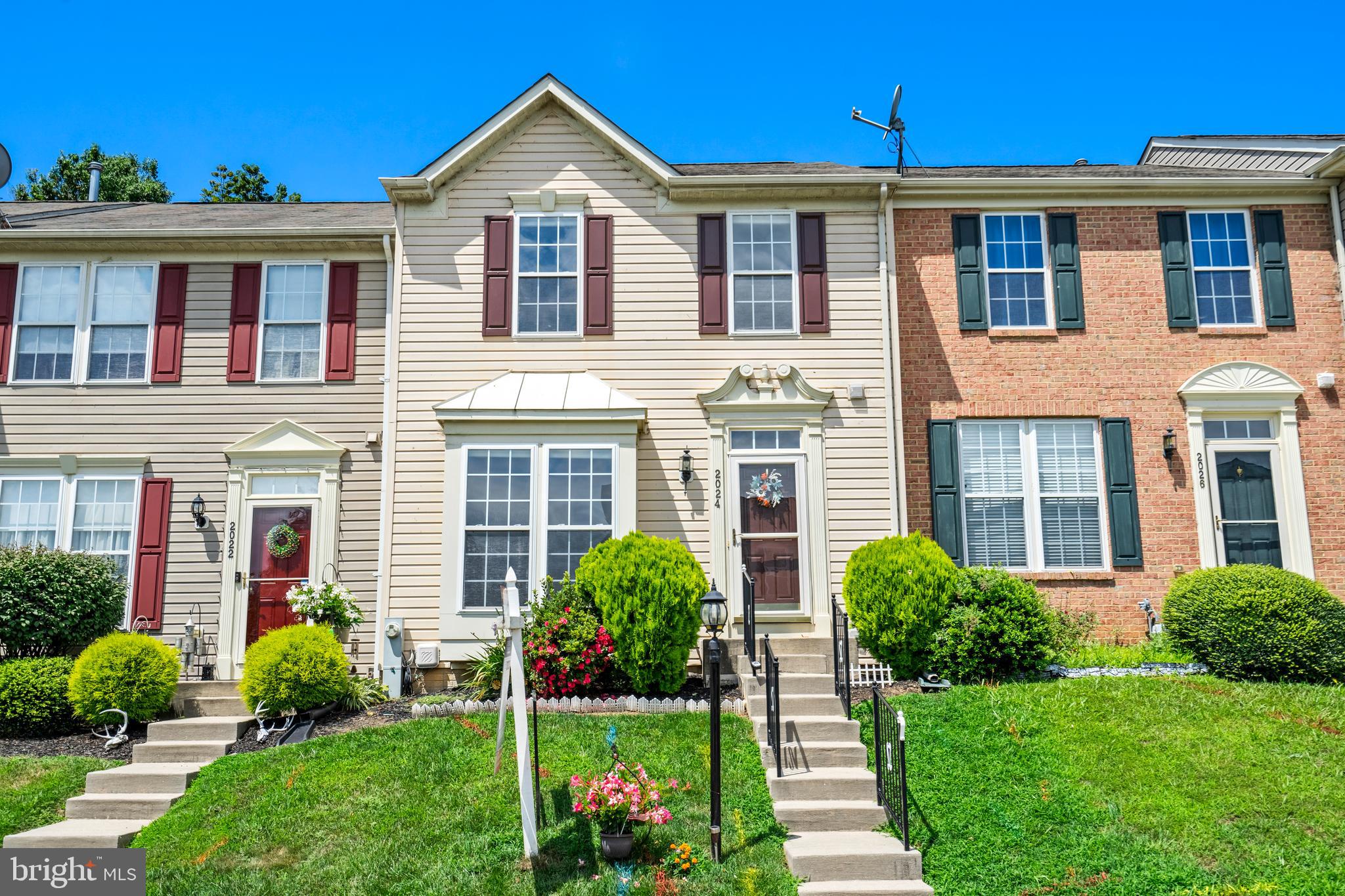 WOODS OF BAYVIEW - Residential