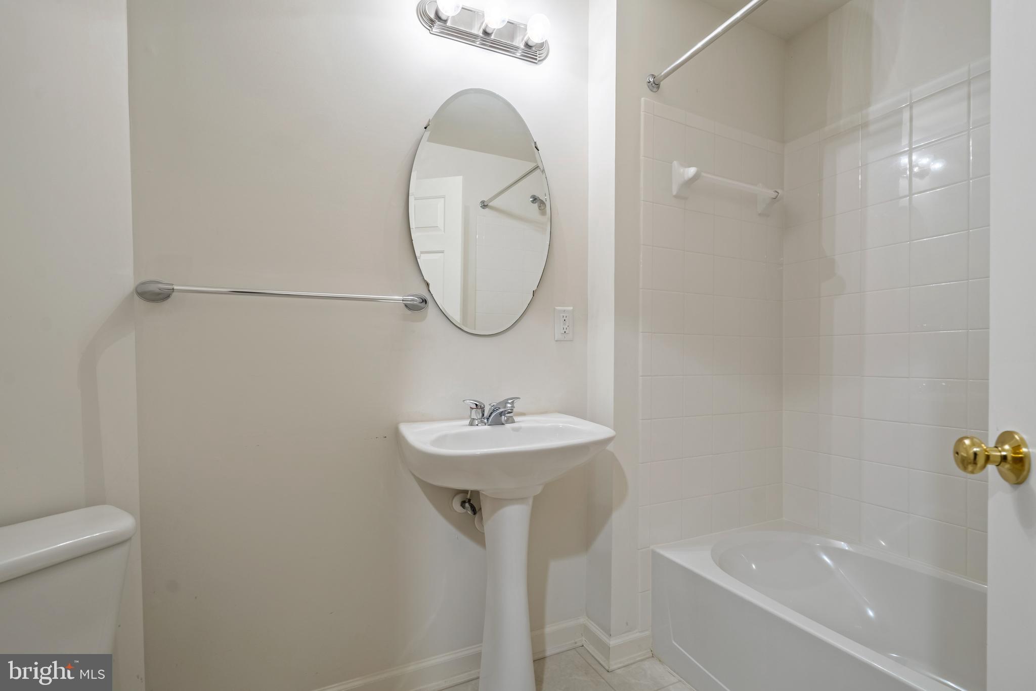 WOODS OF BAYVIEW - Residential