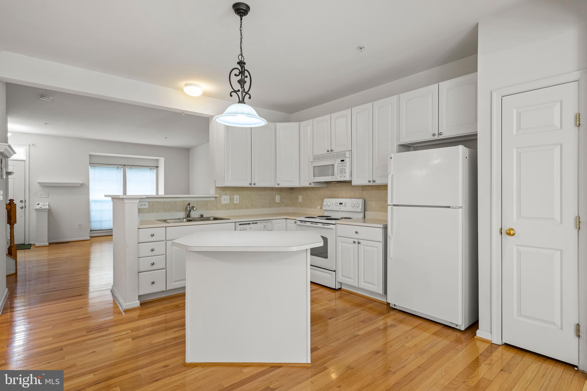 WOODS OF BAYVIEW - Residential