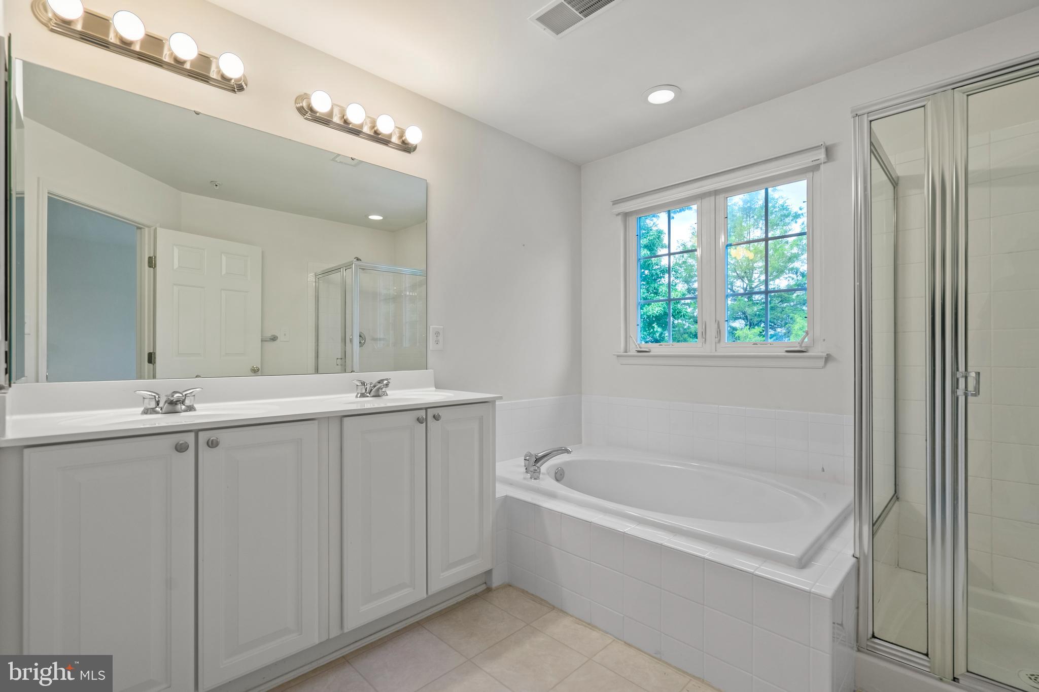 WOODS OF BAYVIEW - Residential