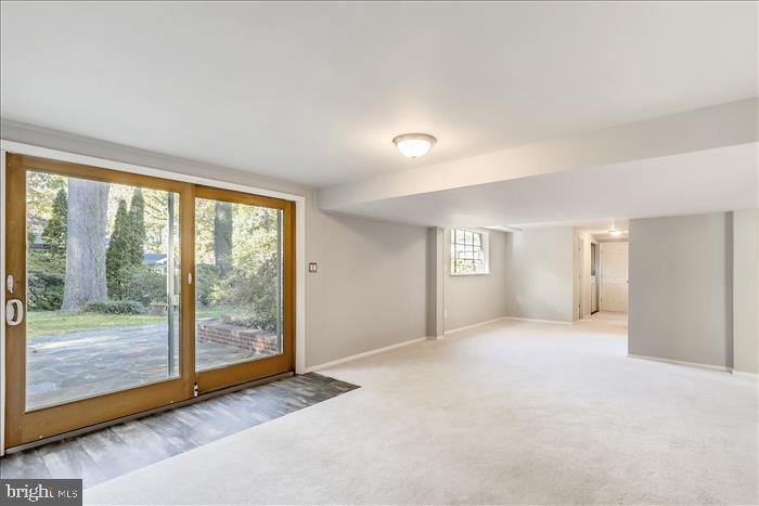 CRESTHAVEN - Residential