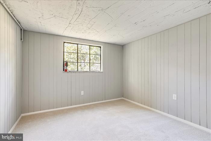 CRESTHAVEN - Residential