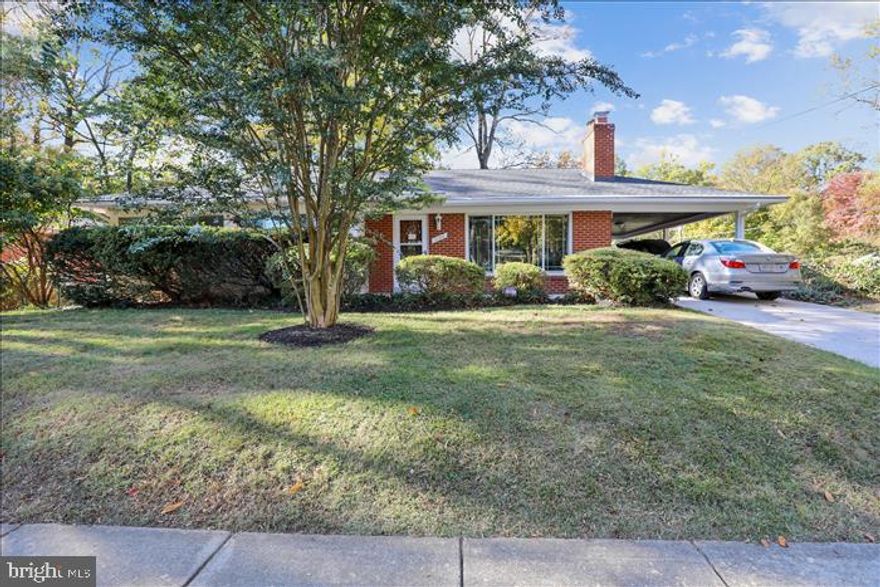 Great corner lot property, with a fenced and large back yard!  Home has been updated and is move in ready. With 3 bedrooms and 2 remodeled full bathrooms on the main floor, the space is ideal.  Beautiful/Refinished hardwood floors and stainless steel appliances * The walk-out Basement has new carpet and a 3rd Full Bathroom.  2 Large Rec Rooms and 3 Rooms that could be used as an Office/Den or additional Bedrooms .  Welcome Home!!!