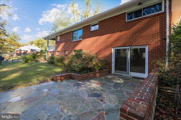 CRESTHAVEN - Residential