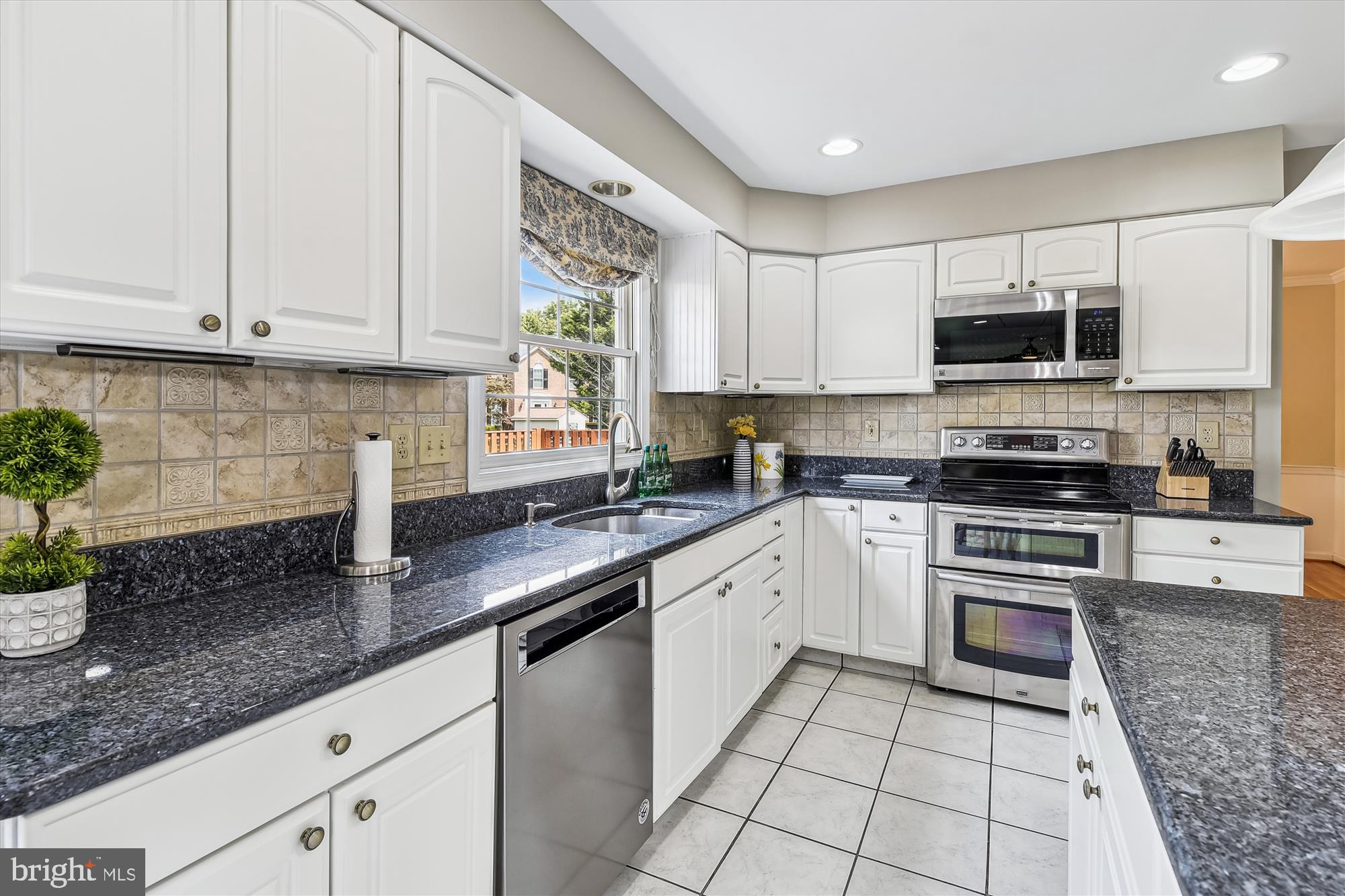 MONTGOMERY MEADOWS - Residential