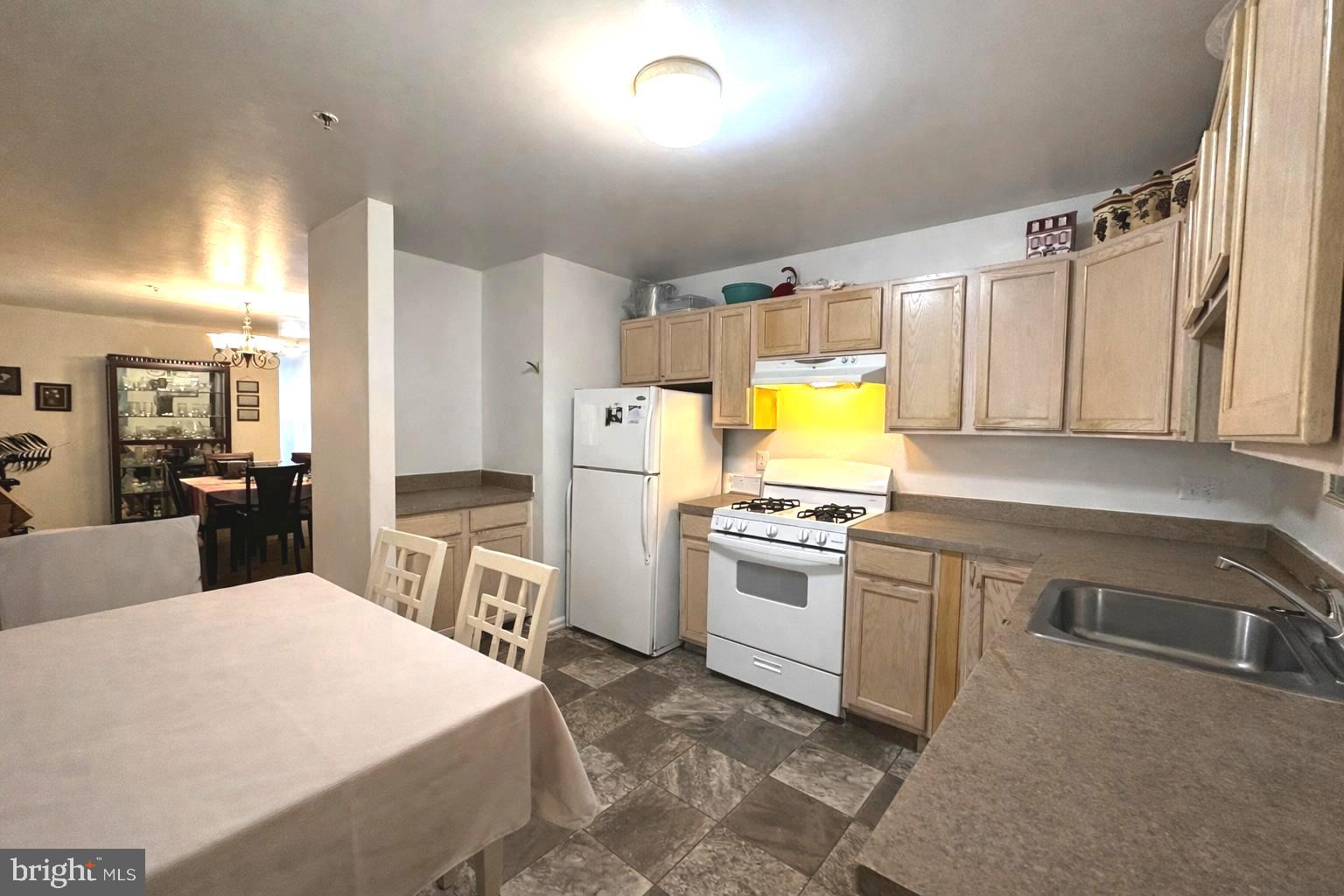 SANDTOWN-WINCHESTER - Residential