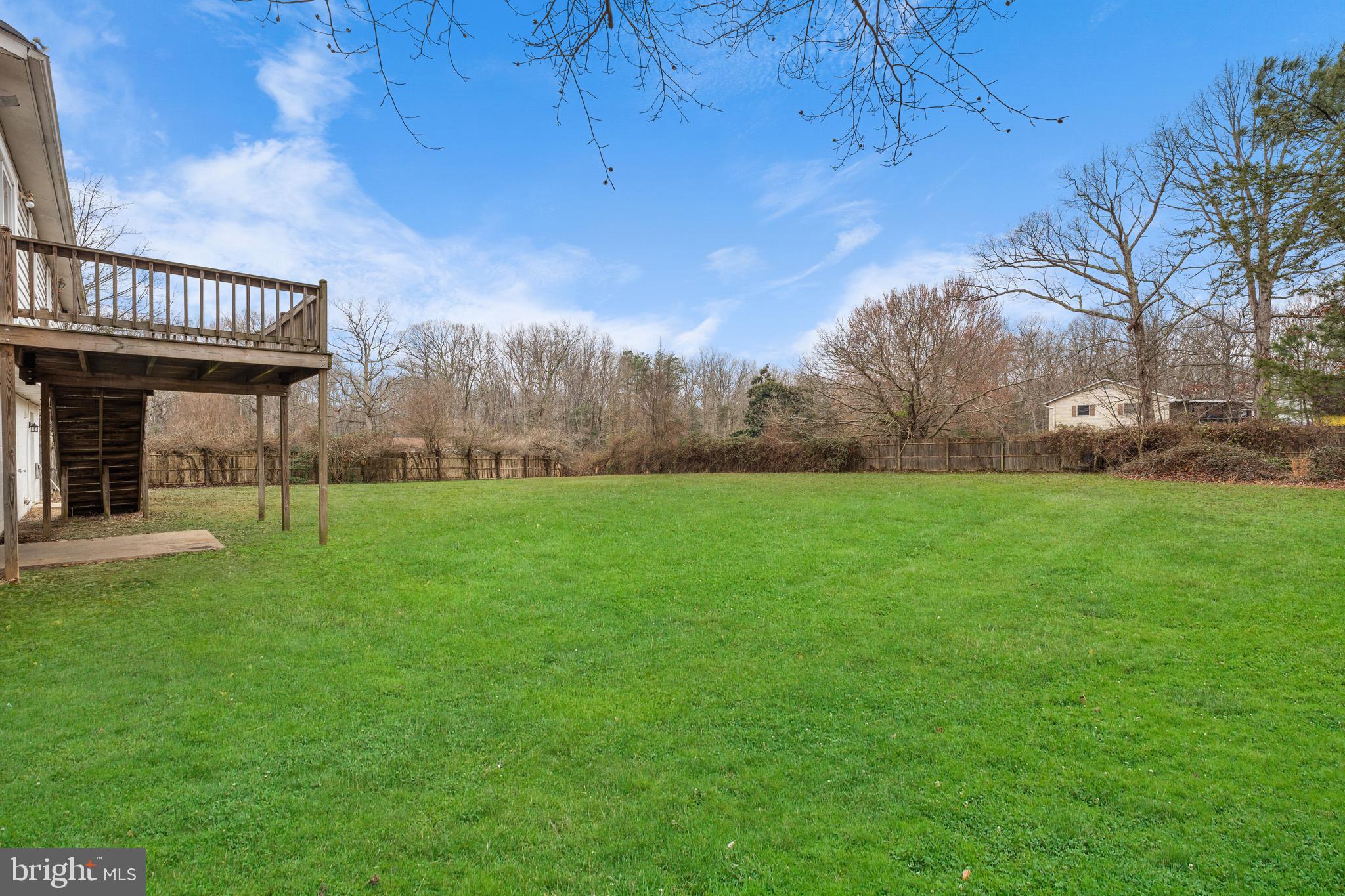 COUNTRY LAKES - Residential