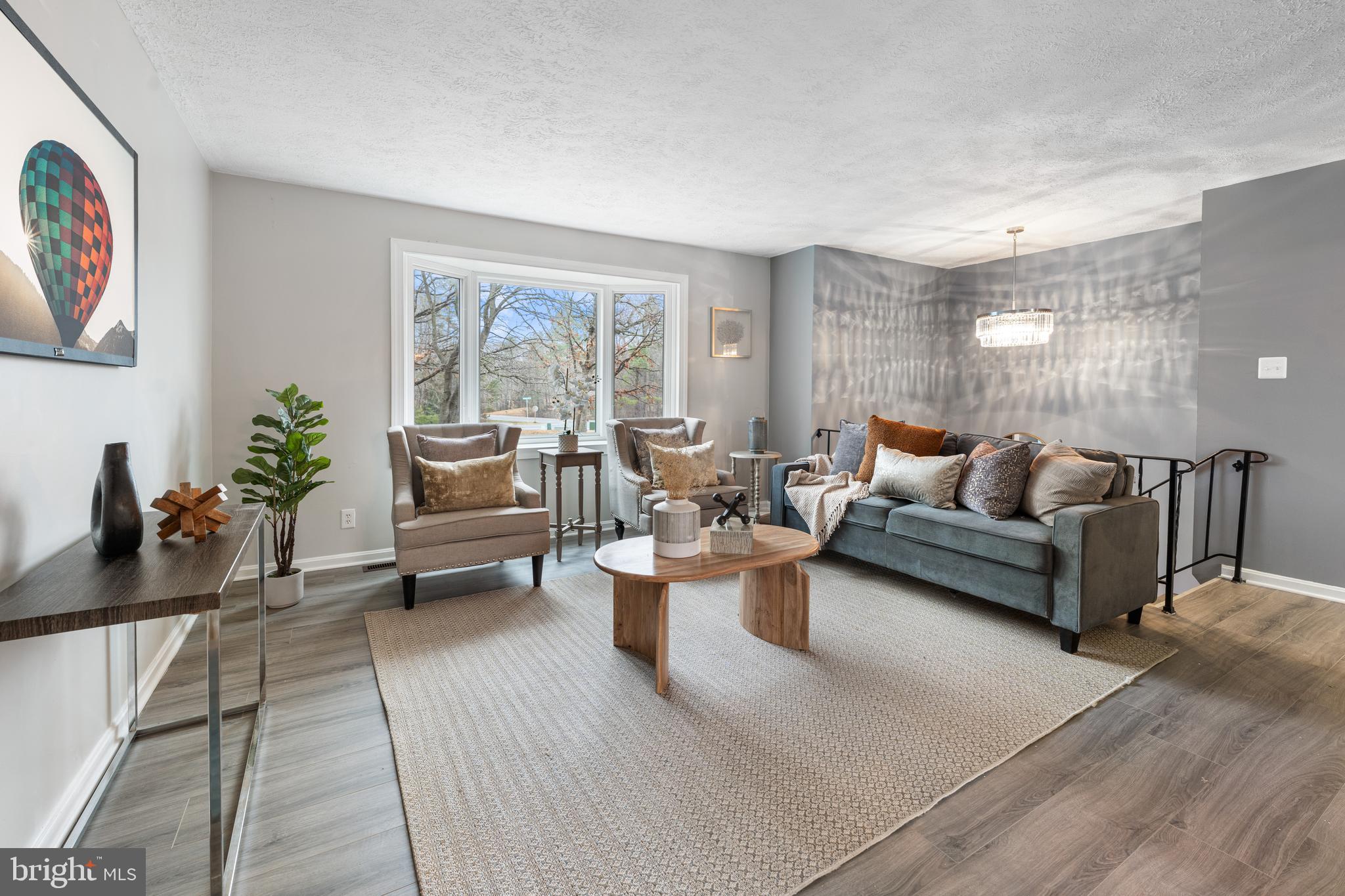 COUNTRY LAKES - Residential