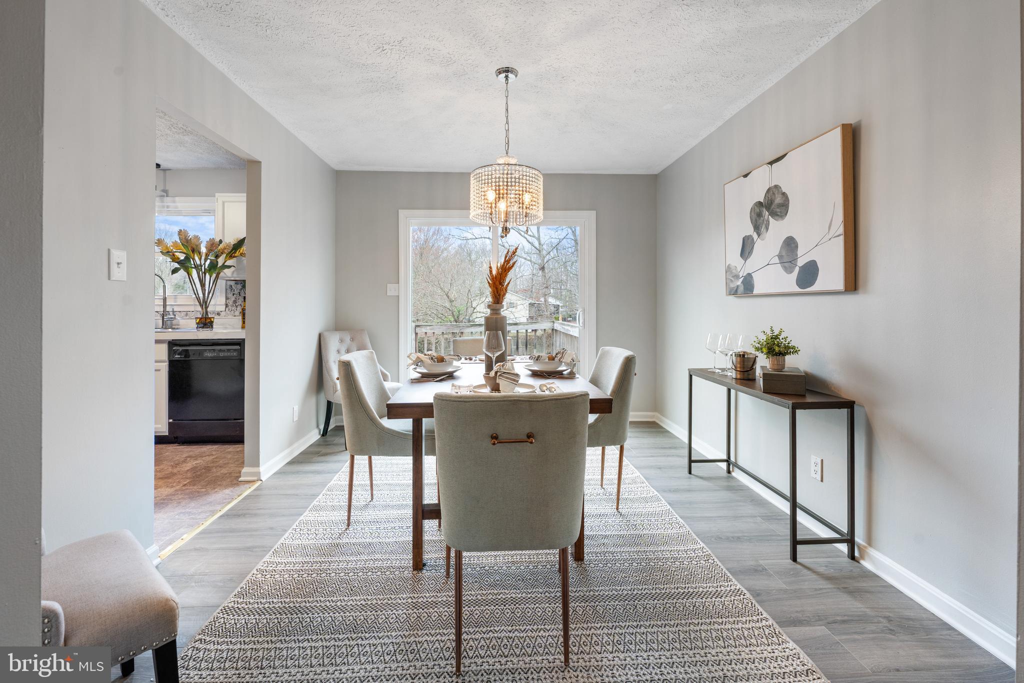 COUNTRY LAKES - Residential