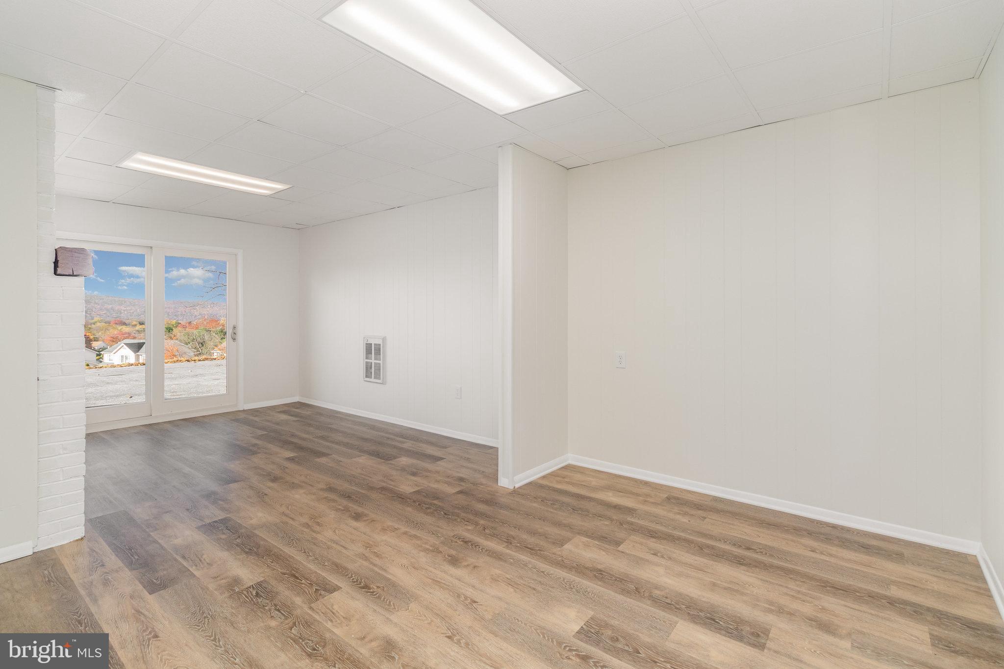 MIDDLETOWN - Residential