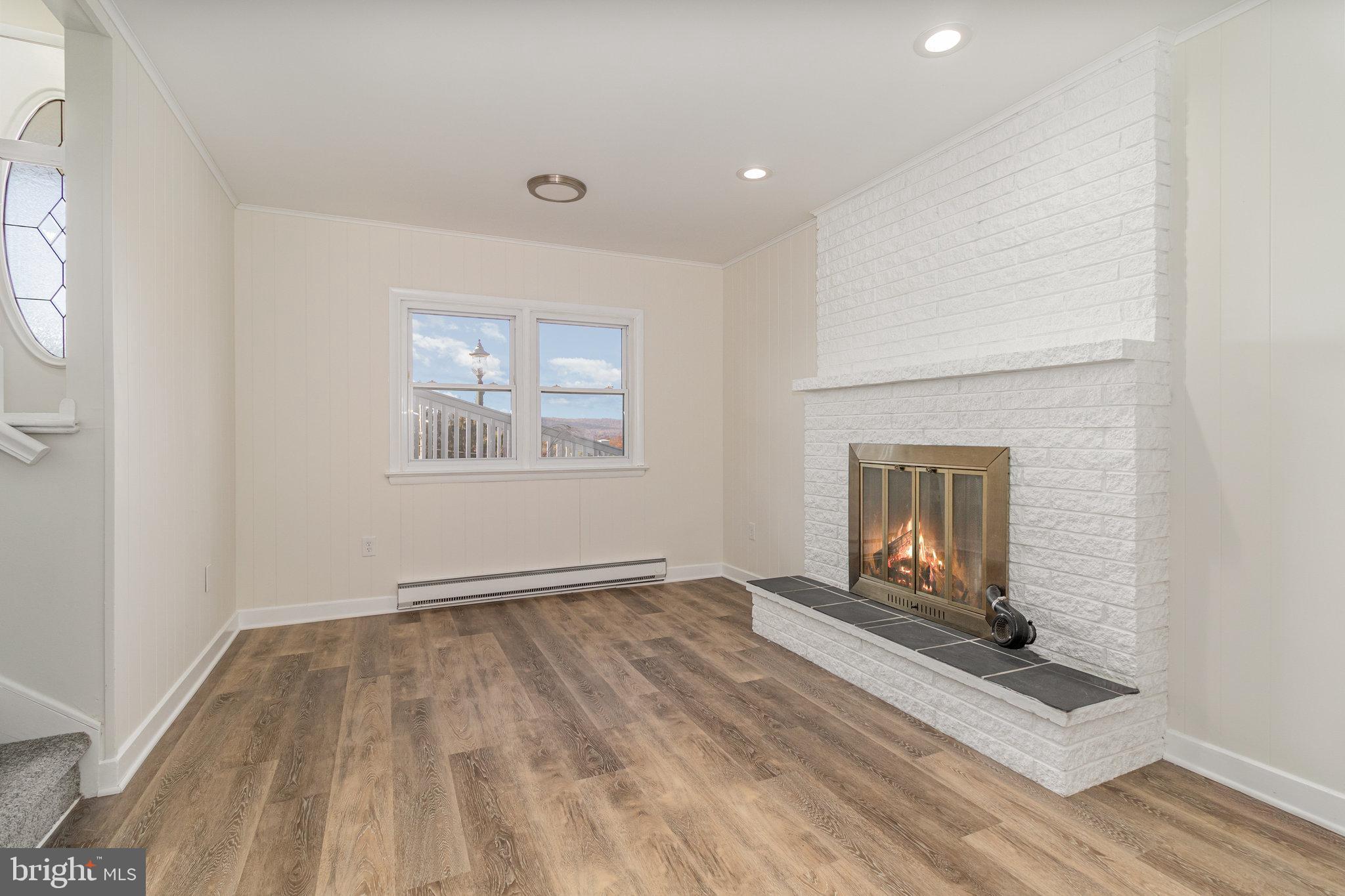 MIDDLETOWN - Residential