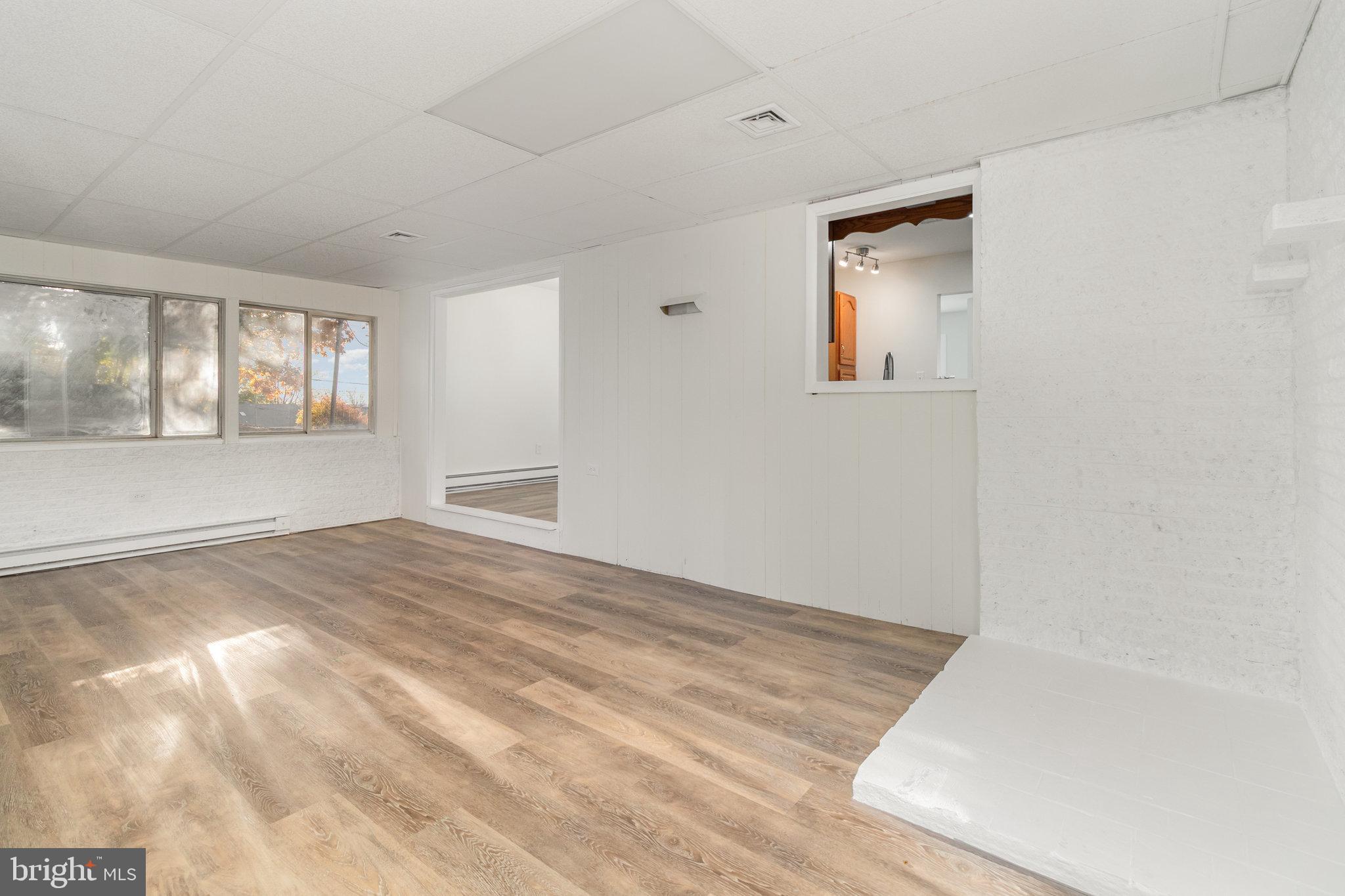 MIDDLETOWN - Residential