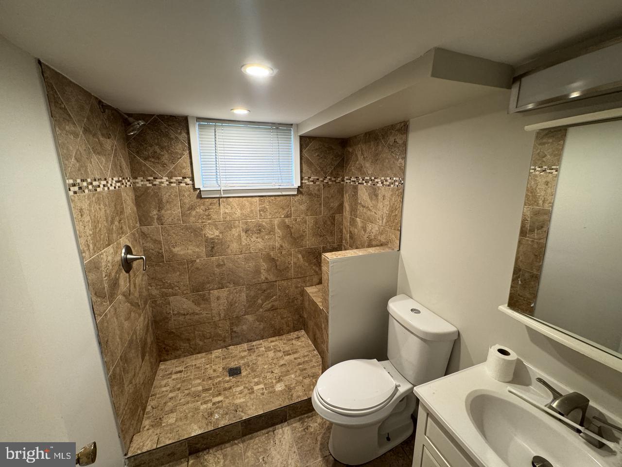 DIANNA WOODS PYL - Residential Lease