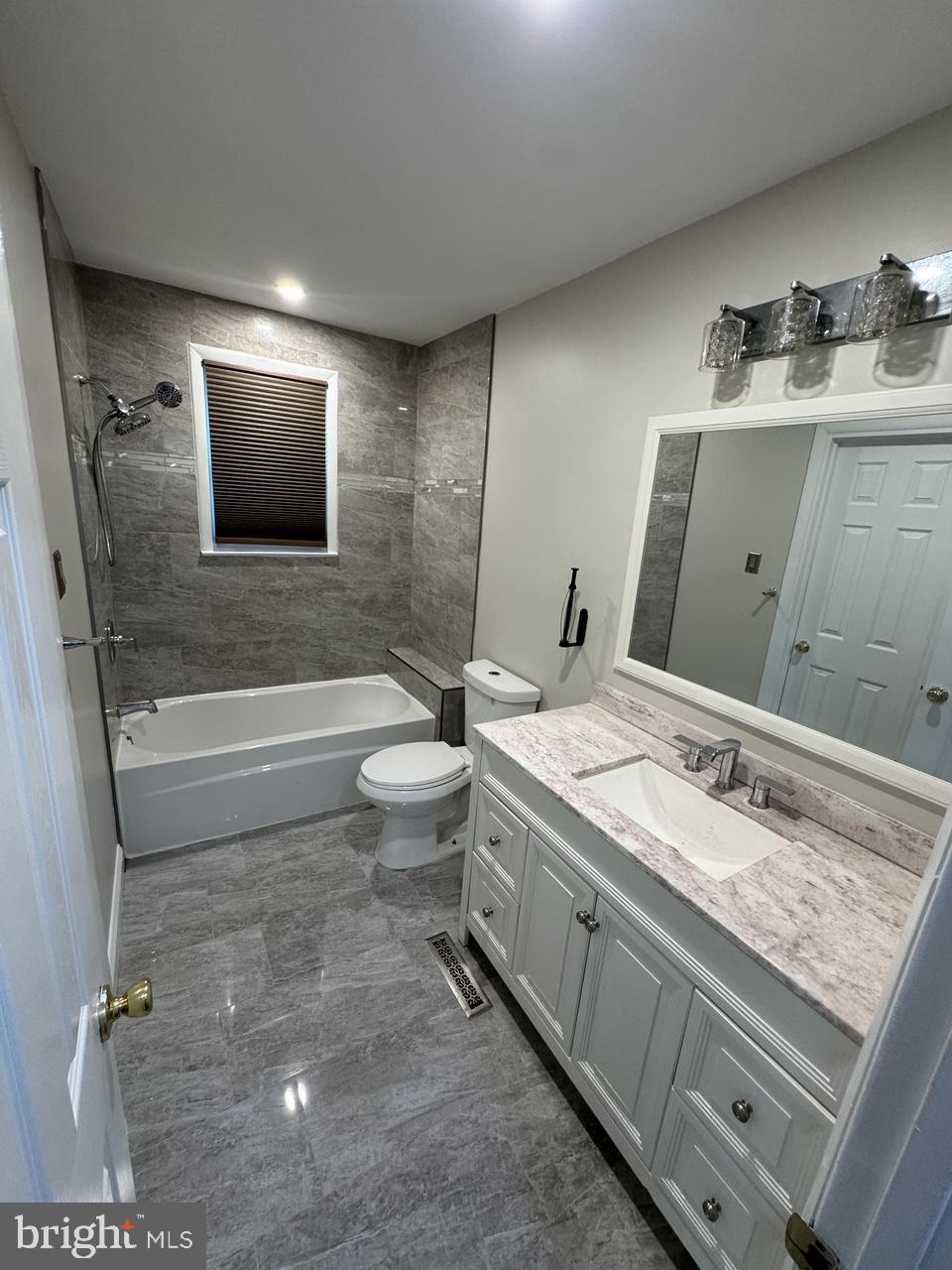 DIANNA WOODS PYL - Residential Lease