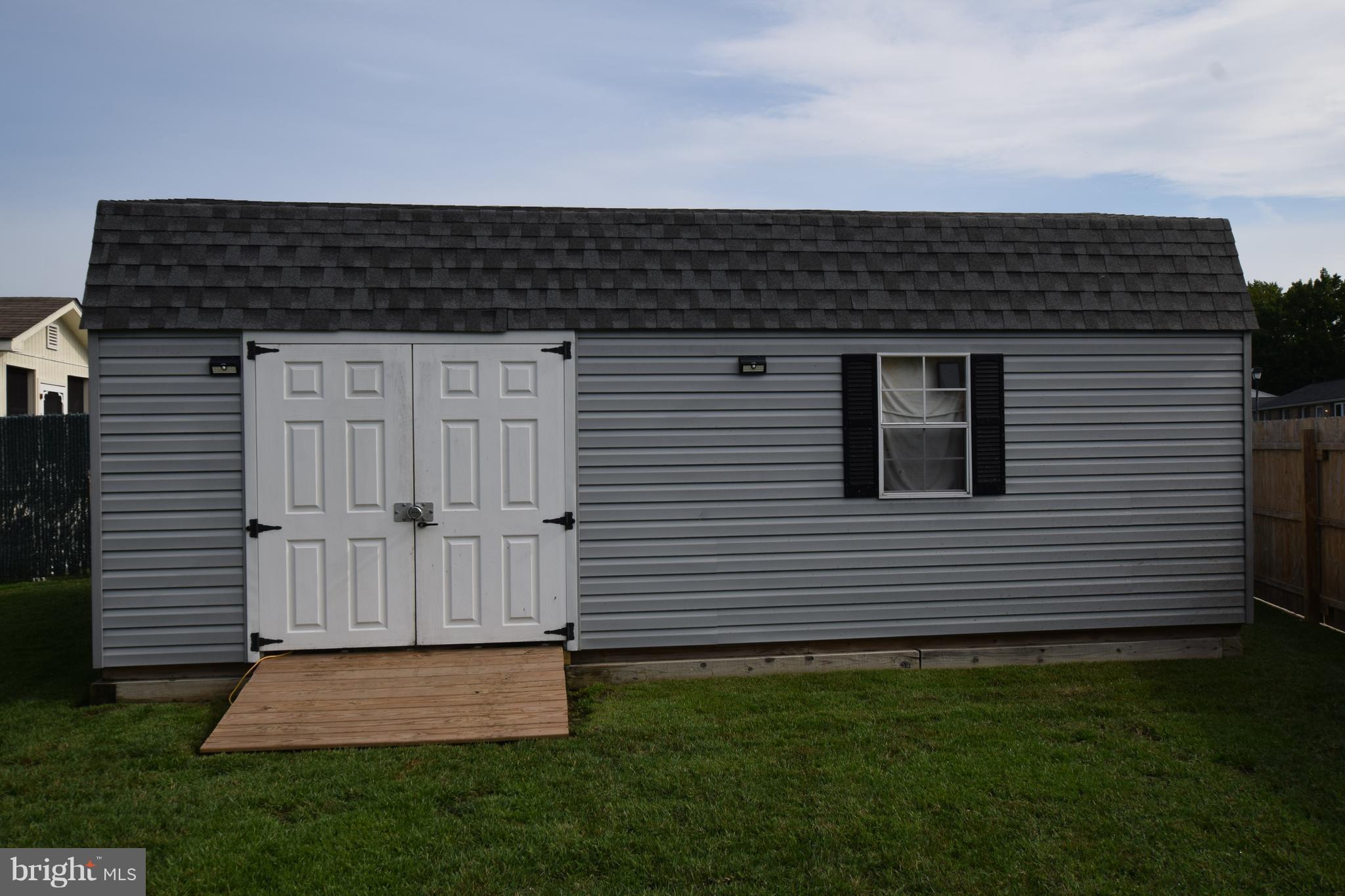 LODGE FOREST MANOR - Residential