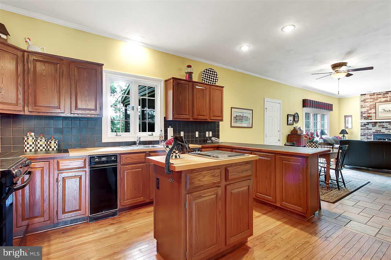 OUTDOOR COUNTRY CLUB - Residential