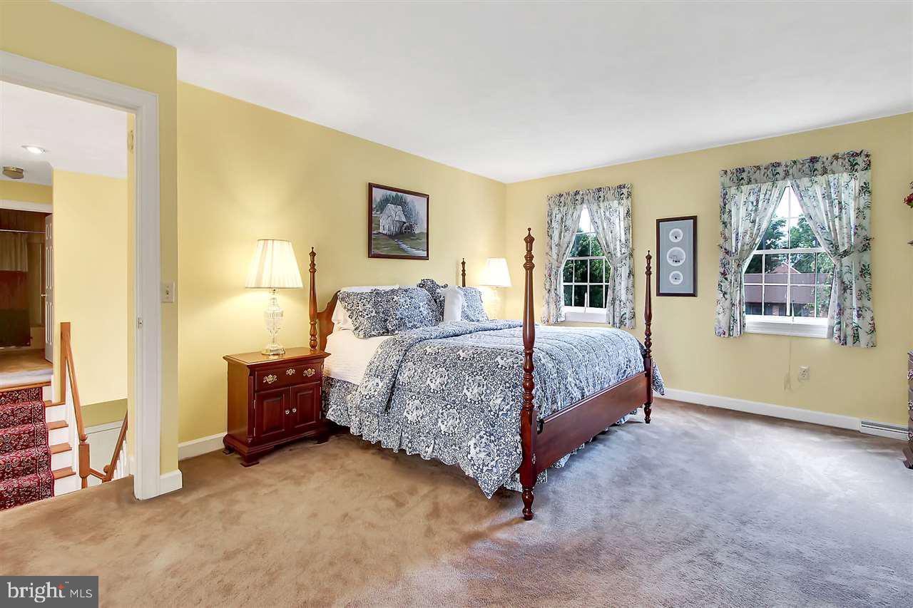 OUTDOOR COUNTRY CLUB - Residential